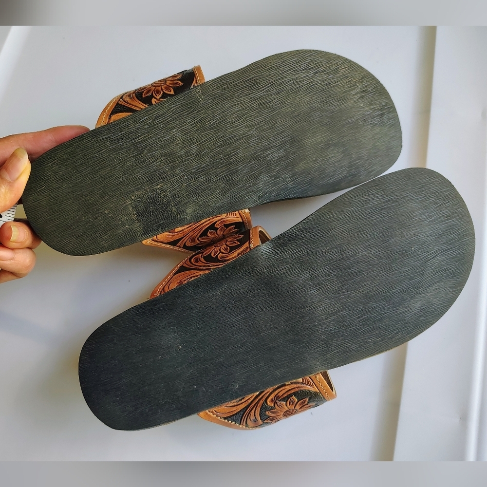 American Darling hand-carved genuine leather flip-flop sandals,women's sz 10. - Picture 9 of 17